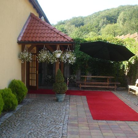 A Pousada Zielone Wzgórze Wałbrzych Exterior foto