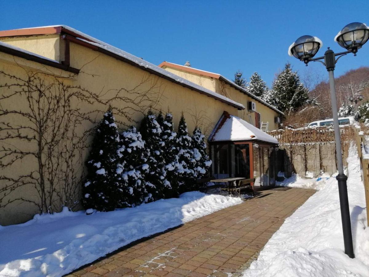 A Pousada Zielone Wzgórze Wałbrzych Exterior foto
